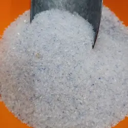  نمک آبی سایز دونه شکری در بسته های 150 گرمی نمکپاشی برای استفاده راحت تر 