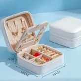 جعبه جواهرات و نظم دهنده ی زیورالات آینه دار