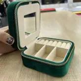 جعبه جواهرات و نظم دهنده ی زیورآلات رویه مخمل