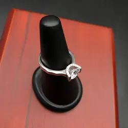 انگشتر نقره سولیتر با نیم دایره مخراج کاری