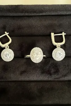 انگشتر نقره زنانه و گوشواره جواهرنشان