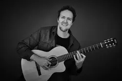 Beginning Acoustic Guitar - اچ ای متد