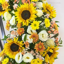 تاج گل درباری آفتاب گردان کد 34 - گل فروشی آنلاین فلاویتو