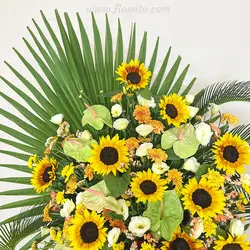 تاج گل آفتاب گردان و آنتوریوم کد 32 - گل فروشی آنلاین فلاویتو