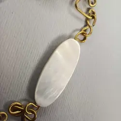 دستبند سنگی مروارید پرورشی درجه یک و صدف