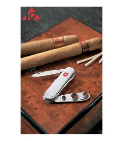 ابزار چندکاره ویکتورینوکس سیگار کاتر