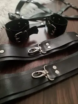 هارنس سینه به همراه اکسسوری کمربندی چرمی کد 214 / 9878 بسیار جذاب و خاص فری سایز ۳۶ تا ۴۴