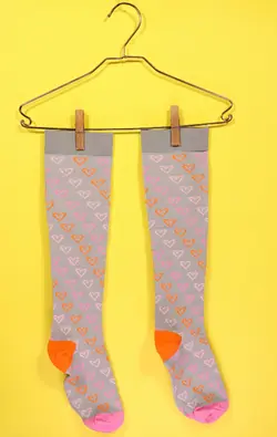 جوراب واریس طوسی طرح قلب کد ۱۰۵ - جوراب واریس ترالی