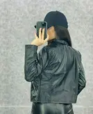 کت کوتاه چرم آستردار زنانه جلوزیپ-کد ۶۳۳۶