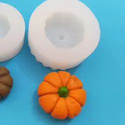 قالب سیلیکونی مدل کدوتنبل سایز حدودی کدو 3 سانت  مناسب انواع خمیر قالب دست ساز 