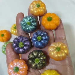 قالب سیلیکونی مدل کدوتنبل سایز حدودی کدو 3 سانت  مناسب انواع خمیر قالب دست ساز 