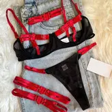 ست شورت و سوتین سینه باز فنردار همراه رانبند و چوکر زنانه کد 9420