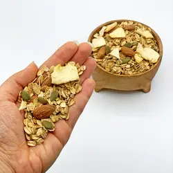 گرانولا فیت ۳۸۰ گرمی | محصولات سالم و رژیمی مزرعه میرزا