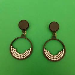 گوشواره زنانه مدل دایره و نگین 01
