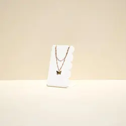 استند گردنبند بژوین
