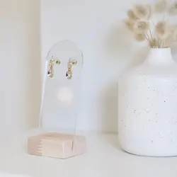 استند گوشواره بهار