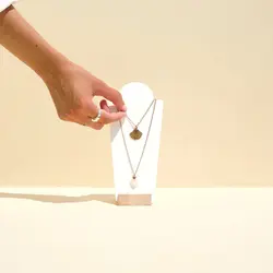 استند گردنبند آنیل