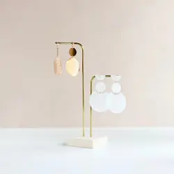 استند گوشواره طرح آمانا
