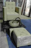 پدیکور آرایشگاه و استیج‌ زنانه باست شیرآلات  سنگ کامل استیج وپاف وزیرپایی بافوم سرد وچرم درجه یک دررنگ بندی متنوع