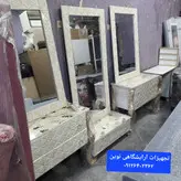 ویترین‌آرایشگاهی وکیوم‌ پایه سلطنتی دررنگ بندی پایه طلایی وپایه سفید  سه تیکه باآینه دررنگ بندی کرم سفید  مشکی برای تهران باآینه برای شهرستان سه تا دکور باسه تا قاب آینه هزینه آینه۷۰۰هزارتومن کم میشود
