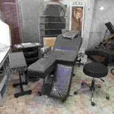 ست تخت چهارتیکه ماساژ وصندلی تابوره شیک و ارم وست دررنگ بندی چرم متنوع هزینه ارسال درب منزل توسط مشتری پرداخت میشود یک عدد تخت چهارتیکه ویک عدد صندلی جکدلر استادکار