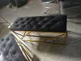 نیمکت فلزی طلایی انتظار دررنگ بندی طلایی وکروم وچرم وپارچه