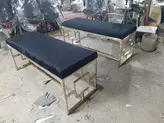 نیمکت فلزی طلایی انتظار دررنگ بندی طلایی وکروم وچرم وپارچه