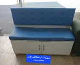 نیمکت سه نفره پشدار چوبی دررنگ بندی متنوع پارچه وچرم