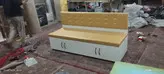 نیمکت پشدار سه نفره چوبی دررنگ بندی متنوع پارچه وچرم