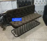 نیمکت پشدار فلزی آرایشگاهی سه نفره دررنگ بندی چرم وپارچه