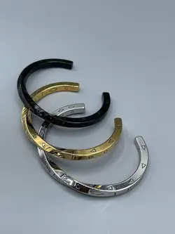 دستبند بنگل حکاکی دار