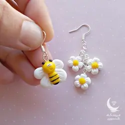 گوشواره فانتزی زنبور و گل بابونه - شاپ اکسسوری