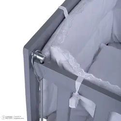 گهواره و تخت کنار مادر سه کاره کارن