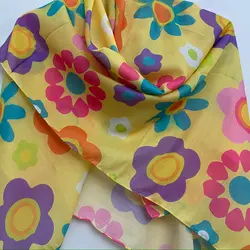 روسری دخترانه مدل نخ اسپان منگوله دار کد 1475