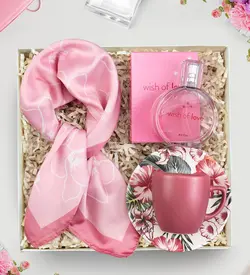 ست کادویی زنانه عطر آوون Wish of Love و فنجان قهوه ترک و طرح روسری