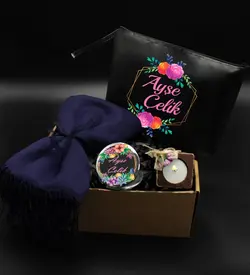 ست هدیه کیف آرایش شخصی و آینه و شال و شمع گیر چوبی با روکش کروم