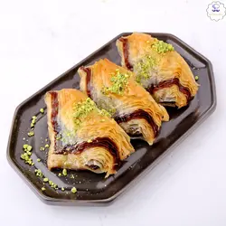 باقلوا شوبیت دورنگ گردو استانبولی