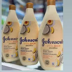 شامپو بدن عصاره هلو و نارگیل جانسون 750ml