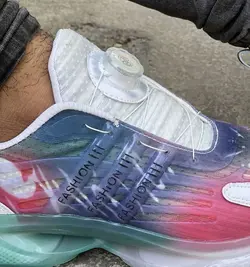 فروش ویژه کفش اسپرت مردانه پسرانه مدل  پمپی  جذاب و زیبا  رنگ  سفید صورتی ابی