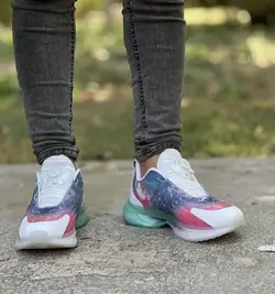 فروش ویژه کفش اسپرت مردانه پسرانه مدل  پمپی  جذاب و زیبا  رنگ  سفید صورتی ابی