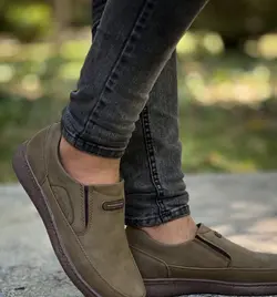 حراج کفش  مجلسی طبی مردانه دور دوخت نرم و راحت رنگ زیتونی کد 3410