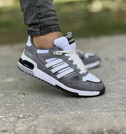 حراج ویژه کفش اسپرت مردانه پسرانه مدل ادیداس راحت و  بادوام رنگ طوسی سفید