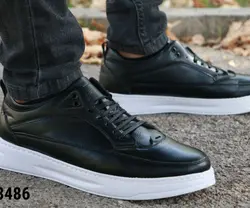 فروش ویژه کفش اسپرت مردانه  شیک و به روز رنگ مشکی زیره سفید کد 3486