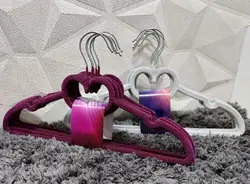 چوب لباسی مدل قلبی مخملی 5 عددی - فروشگاه آنلاین قفسه بندی امیر