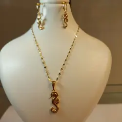 نیم ست گوشواره وپلاک طرح اسب دریایی با زنجیر مدل پولکی - گالری طلای رضا