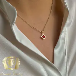 پلاک طلا مکعب با سنگ سواروسکی