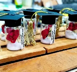 گیفت فارغ التحصیلی ویال شیشه ای