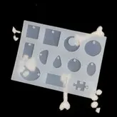 قالب رزین اپوکسی مدل گردنبند پین دار کد Y-700 f مجموعه 2 عددی