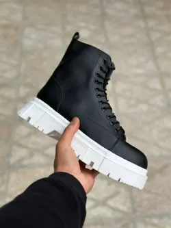 بوت برشکا مشکی سفید