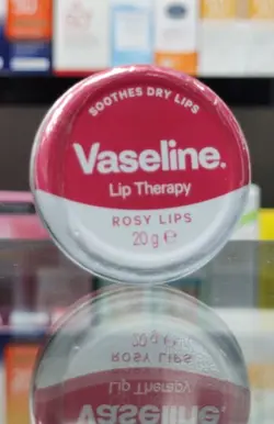 بالم لب وازلین صورتی رنگ Rosy lips - Vaseline